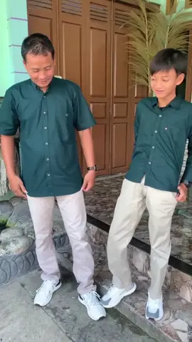 Pliiiis secakep ini ijo emerald nya,pantesan aja jadi rebutan baru restok sdh kehabisan stok nya,yuk di CO skrg kalo gak mau kehabisan😘#emeraldgreen #kemejacouple #videotiktok #kemejapolos #outfitideas 