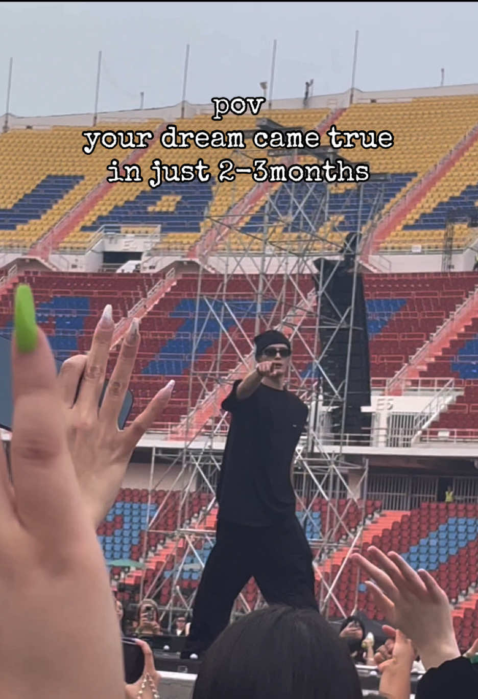 as close as it gets @GOT7 OFFICIAL @JAY B 💚 #got7 #nestfest #jayb 