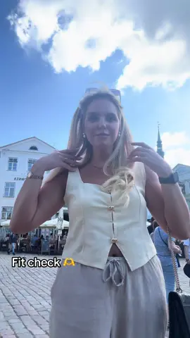 Cobblestones and Old Town feels! 🫶 #OldTownAesthetic #Tallinn #FitCheck #OOTD #FYP