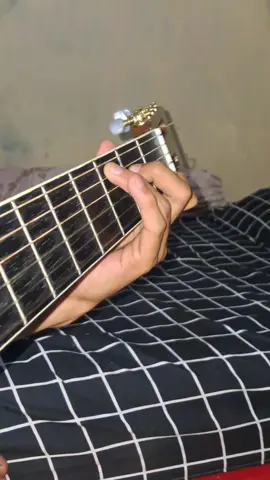 bergema sampai selamanya#nadhifbasalamah #gitar#fyp 