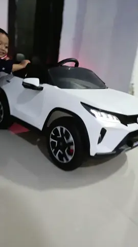 Mainan Mobil Aki Anak Besar MOBIL AKI ANAK Mainan Anak Mobil Aki Toyota#mobilaki #mobilmainanbisadinaiki #mobilakijumbo 