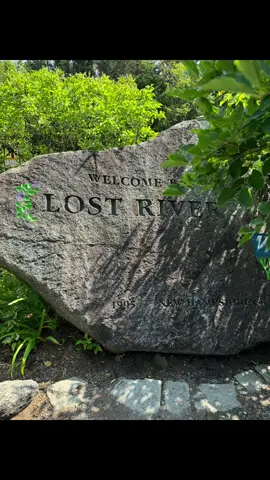Ever seen a river vanish into the earth? 🌊🪨 Lost River Gorge, NH — waterfalls, caves & pure magic in the White Mountains 🌲✨ #LostRiverGorge #WhiteMountains #NHAdventures #newengland #boston 