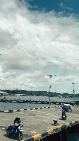 Pelabuhan banggai laut 🚢#banggai #banggailaut #luwukpride🏝🔥 #trending#fyp 