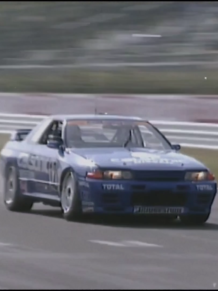 Kazuyoshi Hoshino 