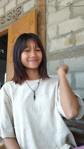 #နှမ်းဖြန့်ထားတာမို့မဲရီးလက်ပေနေတာ😌#မဲရီး #ဟာသအမြင်နဲ့ကြည့်ပေးပါ #fyp #new 