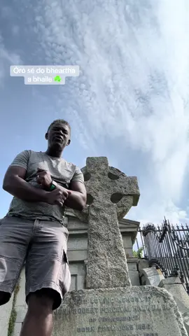 📌 Just experienced a soul-stirring moment at the ancient Inch Abbey in Downpatrick! Standing on sacred Irish soil where history whispers through the stones, I joined in singing 