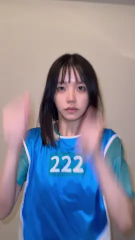 🐱:What do you say?🧐#squidgamenetflix #player222 #cosplay #kimjunhee #joyuri 