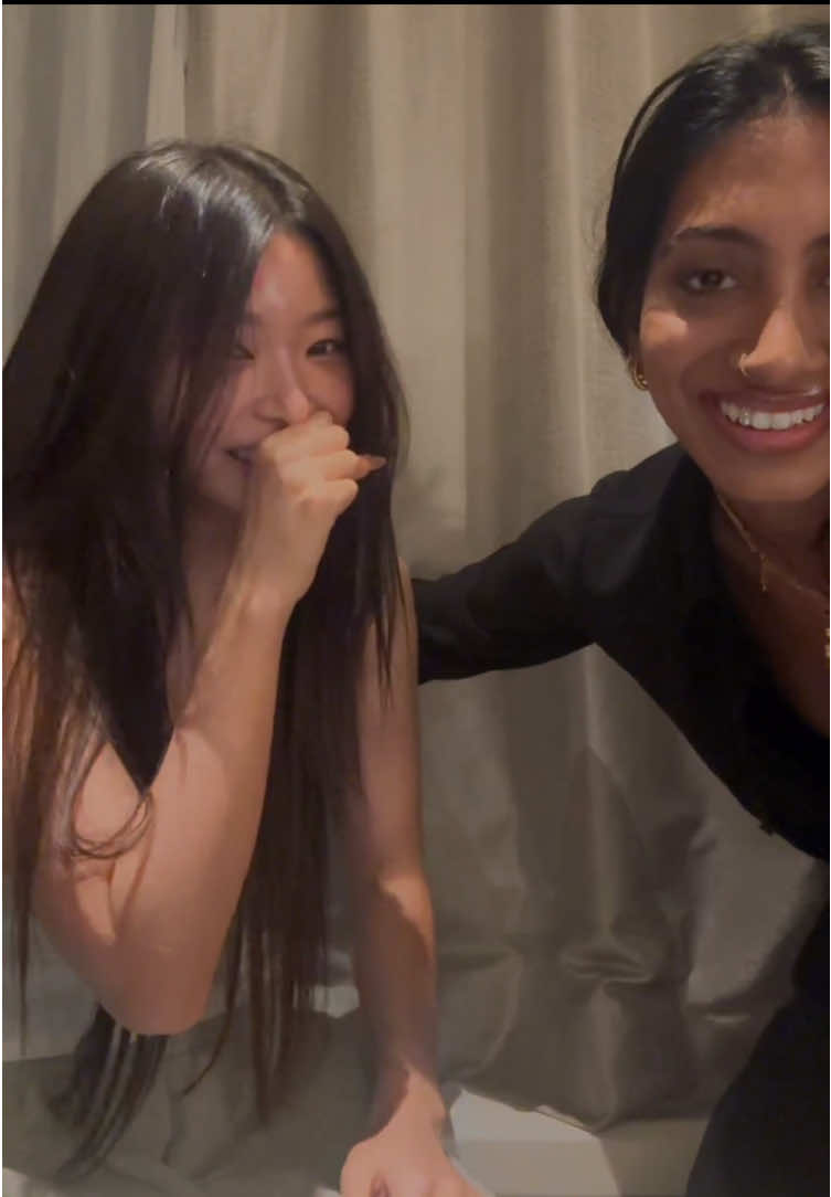 The way they both panicked😅 #katseye #lara #yoonchae #funny #live 