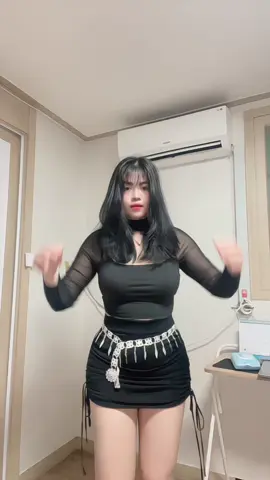 ဟော🖤#ကကြီးရောက်မြန်မာမလေး #ဒါလေးတော့fypပေါ်ရောက်ပါကွာ #fyp #tiktok #views 