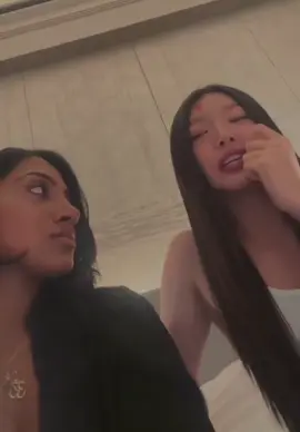 “thaís too much” i cant with them  #katseye #lararaj #yoonchae #yoonara 