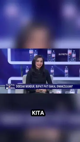 Gerindra Hormati Aksi Demo Warga Pati, Dorong Penyelesaian Sesuai Mekanisme Hukum Jakarta, 13 Agustus 2025 — Wakil Ketua Komisi II DPR RI dari Fraksi Gerindra, Bahtra Banong, menegaskan bahwa partainya menghormati sepenuhnya aksi demonstrasi masyarakat Pati yang menuntut Bupati mundur. Menurutnya, kebebasan menyampaikan pendapat adalah hak konstitusional warga negara yang dijamin undang-undang. “Setiap individu maupun kelompok dibenarkan menyampaikan pendapat. Dalam UU Nomor 9 Tahun 1998 diatur bahwa orang bebas berkumpul, berserikat, dan mengemukakan pendapat. Itu bagian dari demokrasi,” ujar Bahtra dalam program Sapa Indonesia Malam di Kompas TV, Rabu (13/8/2025) malam. Bahtra menegaskan, kebebasan tersebut tetap harus dijalankan sesuai aturan hukum yang berlaku. “Silakan berdemonstrasi, tetapi jangan sampai melanggar rambu-rambu yang diatur undang-undang. Selama berlangsung tertib dan damai, itu adalah proses demokrasi yang harus dihargai,” katanya. Terkait tuntutan pemberhentian kepala daerah, Bahtra merujuk pada UU Nomor 23 Tahun 2014 tentang Pemerintahan Daerah. Ia menjelaskan bahwa pasal 78 mengatur sejumlah alasan pemberhentian kepala daerah, mulai dari meninggal dunia, permintaan sendiri, berakhirnya masa jabatan, tidak mampu menjalankan tugas lebih dari enam bulan, melanggar sumpah/janji jabatan, tidak menjalankan kewajiban, melanggar larangan, melakukan perbuatan tercela, menggunakan dokumen palsu, hingga menerima sanksi pemberhentian. “Selain itu, pasal 79 dan 80 mengatur tata cara pemberhentian, termasuk melalui mekanisme DPRD. Misalnya, DPRD membentuk panitia khusus (pansus) untuk menggunakan hak angket. Itu langkah tepat agar persoalan diuji secara transparan. Dalam forum itu, Bupati bisa dimintai keterangan dan menjelaskan secara gamblang apakah ada pelanggaran yang dilakukan,” jelas Bahtra. Menurutnya, jalur hukum dan mekanisme konstitusional adalah cara terbaik untuk menyelesaikan polemik, sehingga semua pihak mendapatkan kejelasan dan proses demokrasi tetap terjaga.  #pati #bupatipati #jawatengah 
