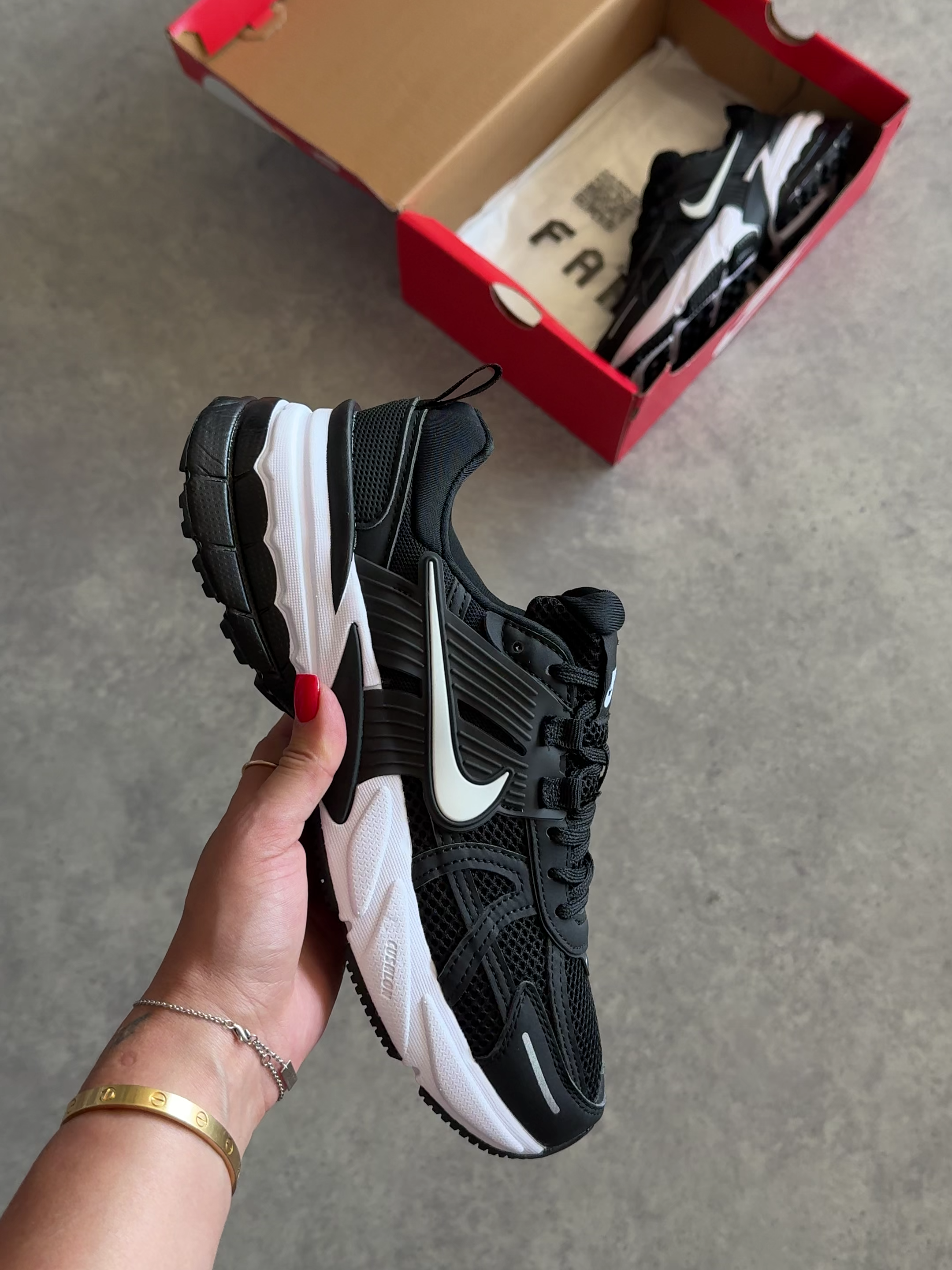 Nike V2K Run Black & White