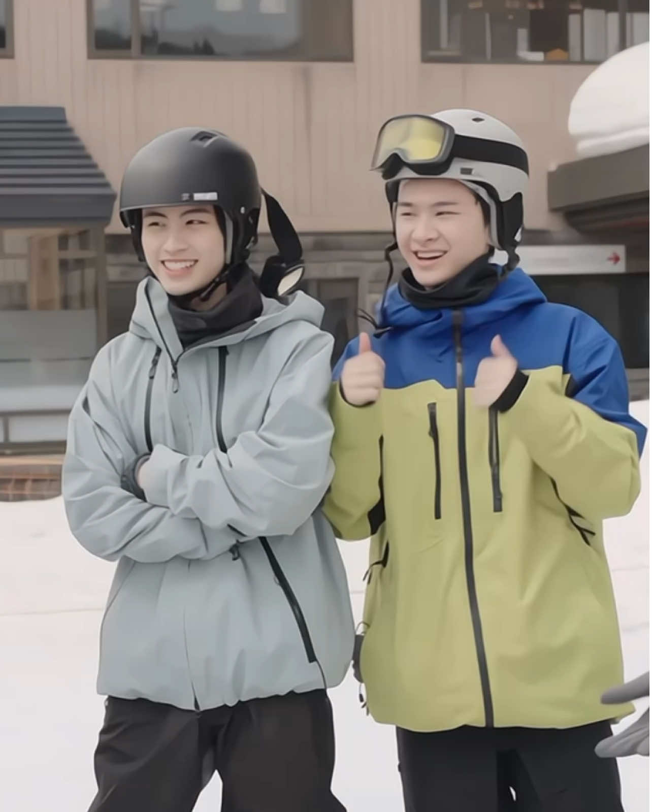 เด็กชายไทยกวนแม้กระทั่งครูฝรั่ง ยอมความช่างพูดช่างถาม ขอบคุณครูมาคัสที่ขยันตอบด้วยนะคะ 555 — ( #thaichayanon #BUSSINGJAPAN )