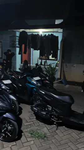 R14 dirumah aja deh🥹  #fyp #vario #variomodifikasi #d2project 