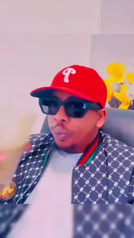 Qubeesta oo is nafa qeeya 😂#somalitiktok #fyp #viraltiktok #somali #xuseen 