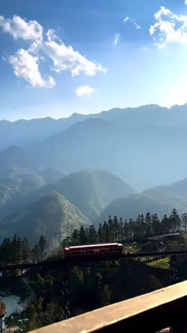 Every step here feels like a painting coming to life ⛰️#sapavietnam #fansipan #vietnam 