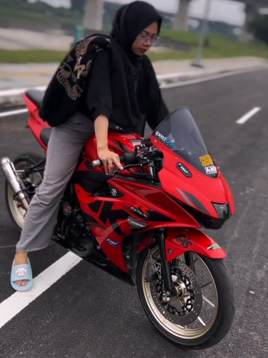 wi gantengnya oyy🤪😎😎#gsxr #gsxr150 #fyp 