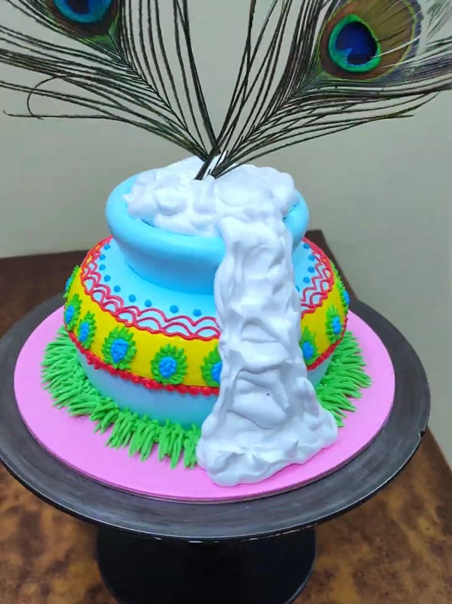Janmashtami special cake#viral_video #cake #birthday #cakedecorating 