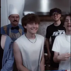 i never know if i should look at his face or his arms || #AIDANSHARPE #CapCut #xcyzba #fypシ゚viral🖤tiktok #sharpefamilysingers @Aidan Sharpe @Sharpe Family Singers 