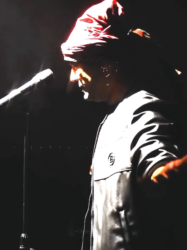 Some voices don’t just sing… they heal. 🎤✨ , Jubin Nautiyal didn’t just perform  he created a moment that will stay forever. When he sang songs, it wasn’t just a song… it was a story of love, loss, and every unspoken emotion our hearts hide. 💔🎶 Each note felt like a whisper to the soul, each lyric a tear turned into melody. His voice drips with raw emotion, connecting hearts across the crowd, making strangers feel like family. 🌌 This isn’t just music  it’s magic. And when Jubin sings, the world listens. ❤️ #jubinnautiyal #jubinfanshubham #barbaad #liveperformance #viraltiktok .