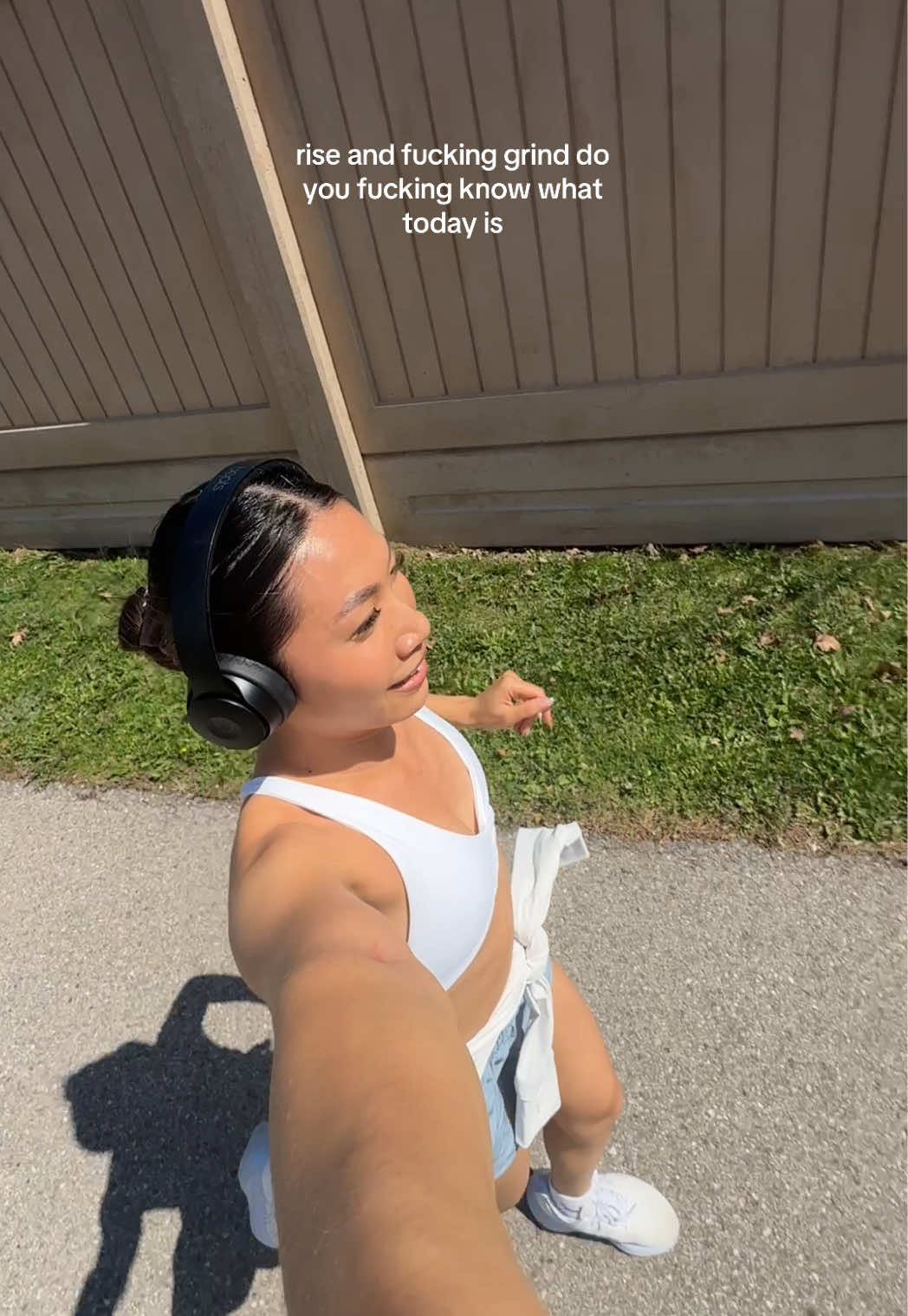 in my running girl era 🏃🏼‍♀️