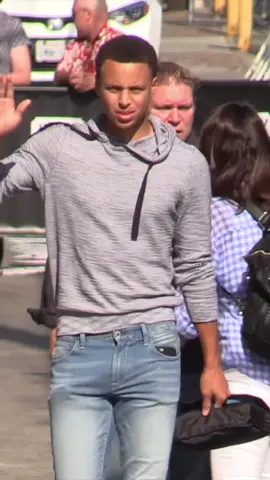 Stephen Curry Pulls Up At Jimmy Kimmel Live! Studios In Hollywood, CA #StephenCurry #StephCurry #NBA #Paparazzi 🌴