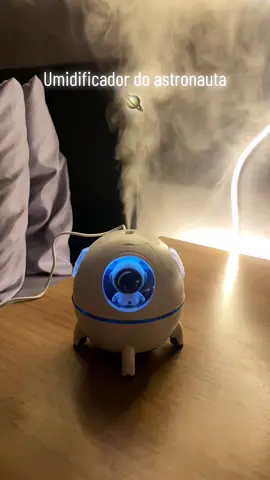 💨🚀 Transforme seu quarto em outro planeta com esse Umidificador Astronauta! 🌌✨