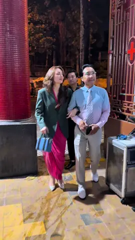 Vợ chồng Nhạc sĩ Thái Hùng tại tang lễ diễn viên Bắc Hải