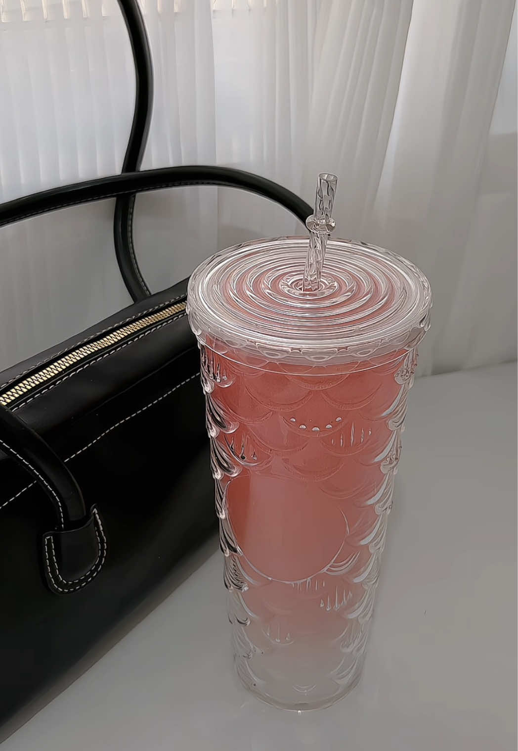 It’s giving ocean energy all day, and honestly? I’m here for it #tumbler #tumblersoftiktok #dailyessentials #mermaidtumbler 