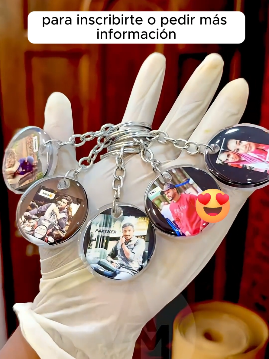 llaveros de resina epóxica con fotos impresas en papel vinil adhesivo #resina #resinaepoxica #llaveroderesina #llaveroenresina #llaveroconresina 