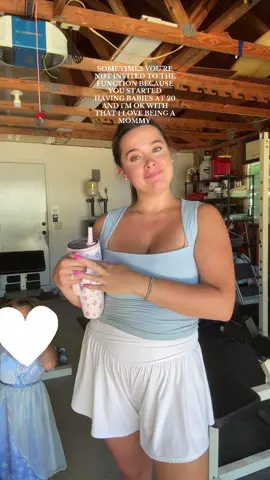 And it’s all good because I don’t want friends who don’t understand that my priority will always be my children😚🫶🏻🤍 #youngmom #momsunder25 #momof2 #trend #fyp 