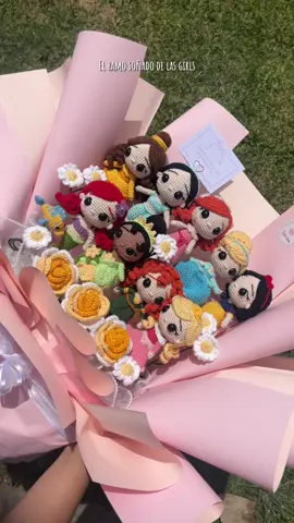 El regalo perfecto!😍 Cotiza tu pedido.   #elregaloperfecto #creatorsearchinsights #handmade #tejido #crochet #disney #princesasdisney #ariel #merida #tiana #aurora #jazmin #fyp 