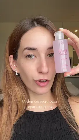 Preparándome la piel con mi bebé @bareface 🤍  Ig@Nataliasofiam #professionalmakeupartist #bridalmakeupartist #beautyblogger #bareface #blogasamakeupartist 