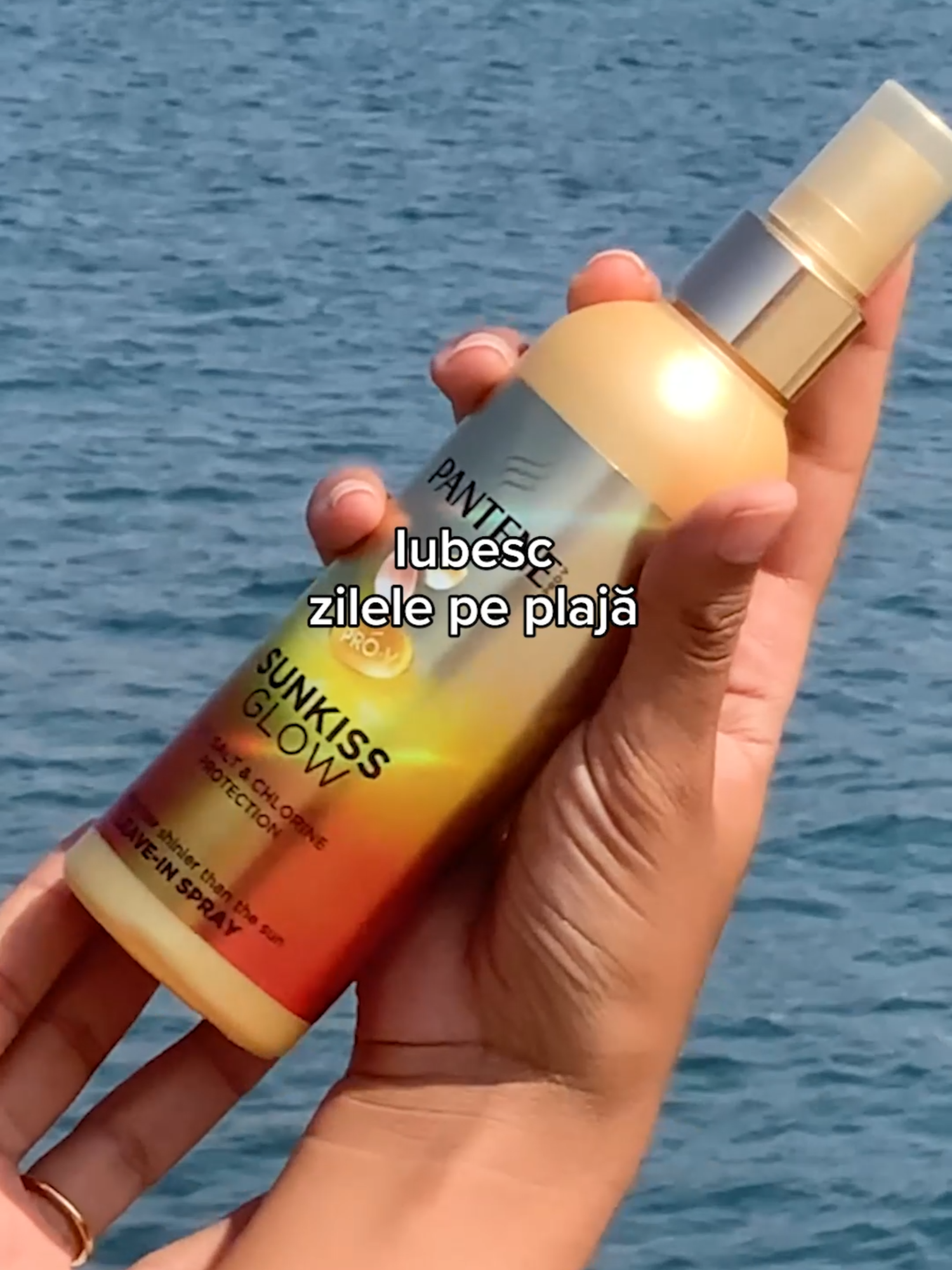 Beach hair, zero damage, all glow. ☀️ Cu Pantene Sunkiss Glow părul rămâne protejat și e always on point ✨ #HairCare #UVSpray #SummerGlow
