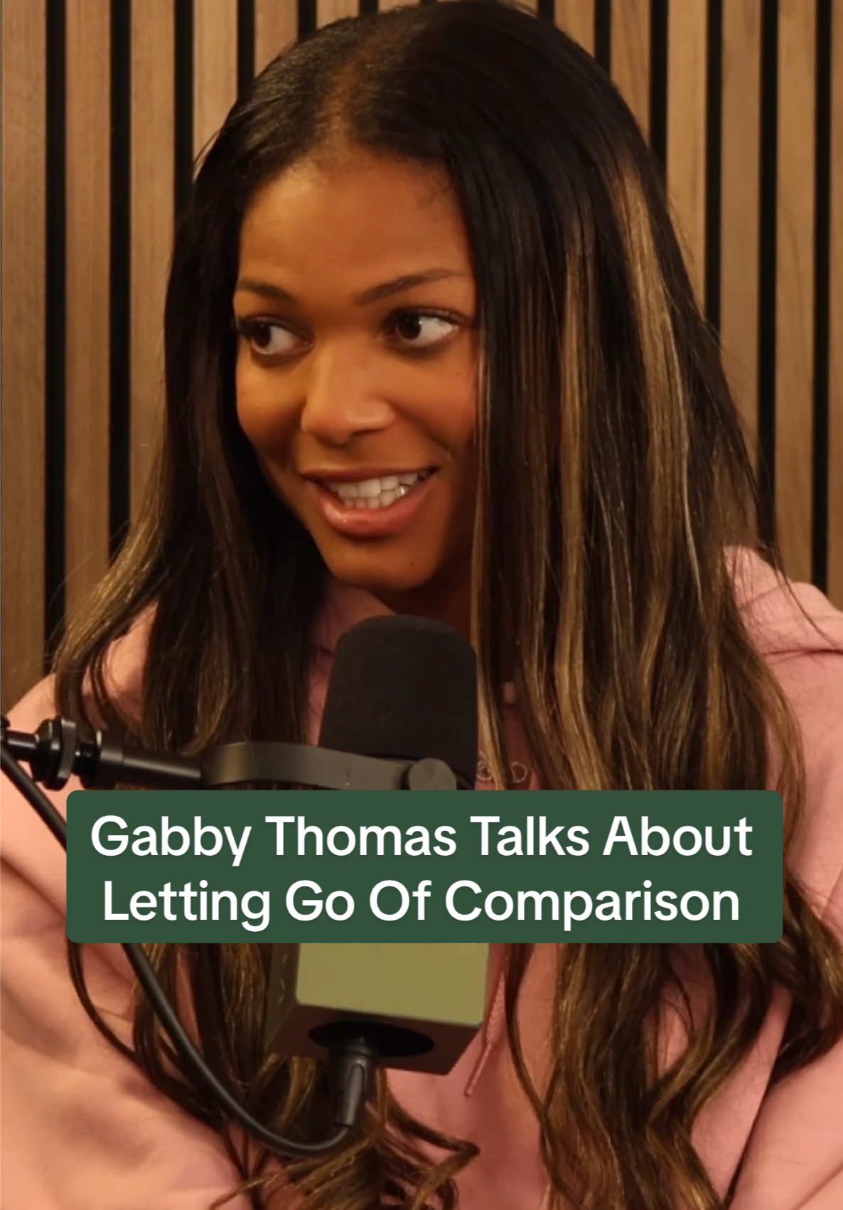 Olympic champion @Gabby Thomas letting go of comparison, staying committed to your own path, and prioritizing rest — both mentally and physically. Listen and watch NOW! 💛🎙️⁠ @Tay Lautner  #thesqueezepodcast #gabbythomas #olympicgames #trackandfield 