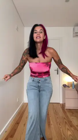 The ULTIMATE stretch jean  #halara #halarajeans #halarasweatpantjeans #sweatpantjeans  #baggyjeans @Halara_official 