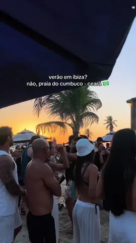 Só tem no Brasil #cumbuco #ibiza #mekabeachclub #kitesurf #djs 