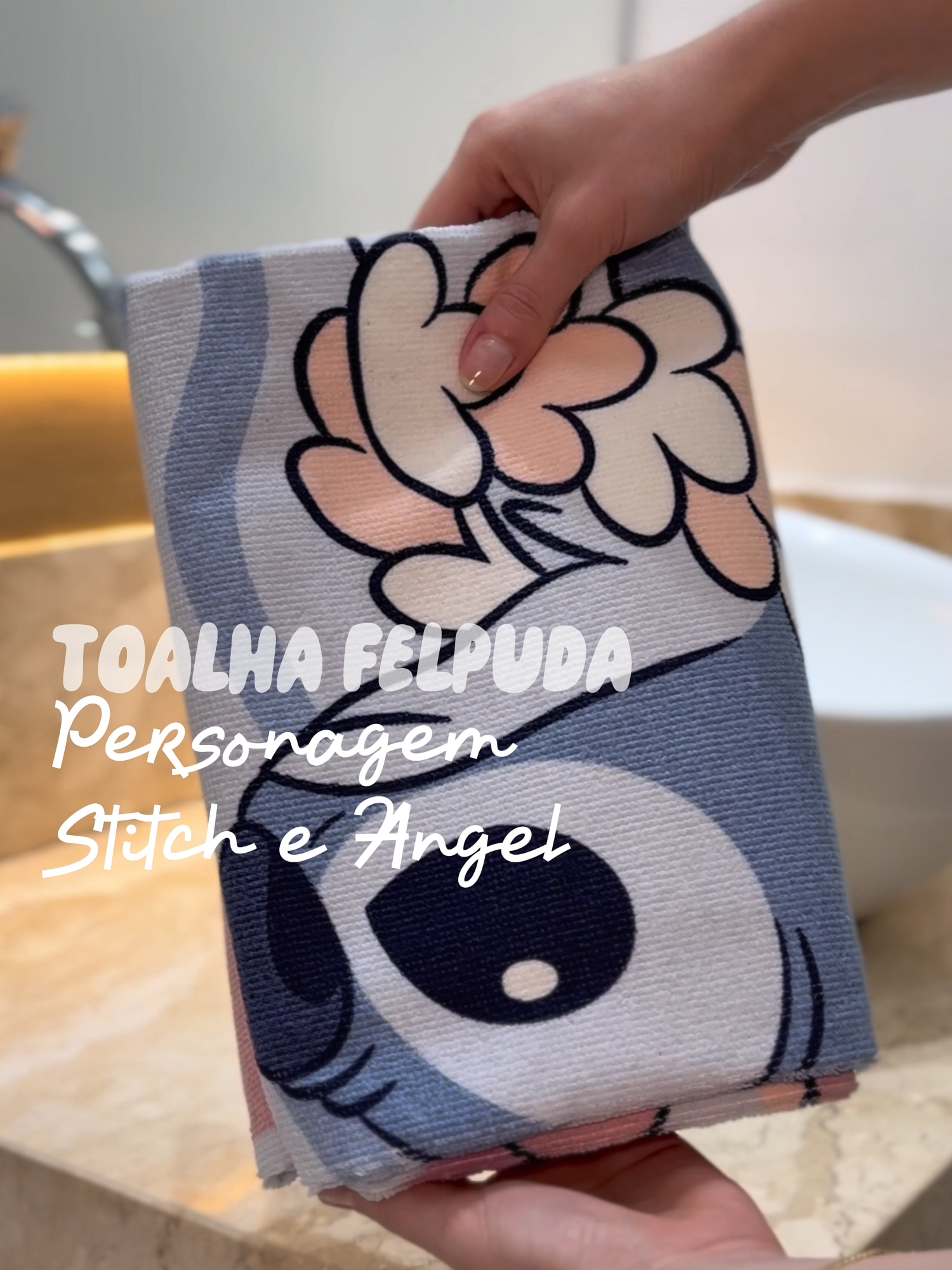 ☀️🏝 Diversão tropical com Stitch e Angel! Toque macio, alta absorção e a magia Lepper para deixar cada momento na praia, piscina ou pós-banho muito mais encantador! 💖 #stitch #liloestitch #angelstitch #toalhainfantil #toalhabanhoinfantil #toalhadebanhoinfantil