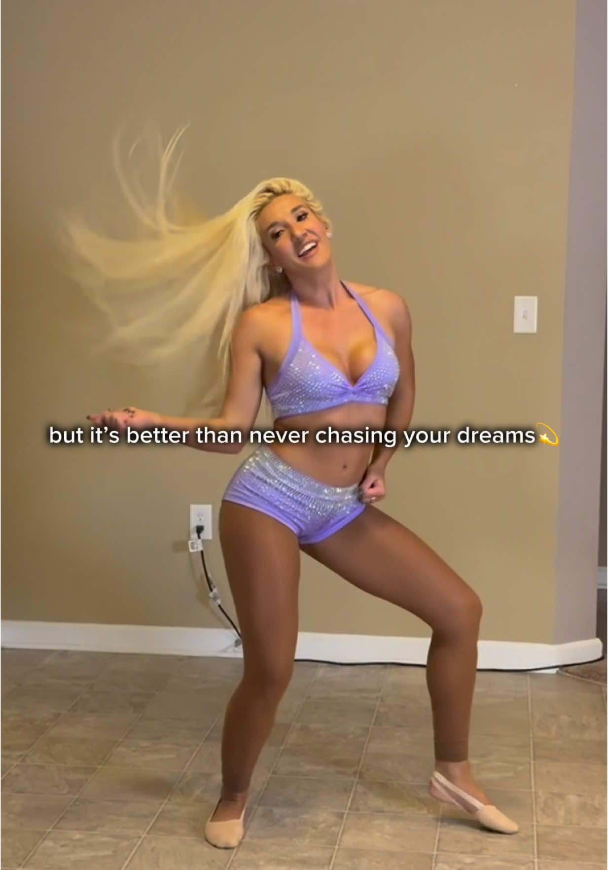 Been feeling a little burnt out lately but miss the dance grind and prep💫 #foryoupage #dance #dancer #dancetok #prodance #nflcheer #dancers #audition #prodancers #trainingseason #entertainers #career 