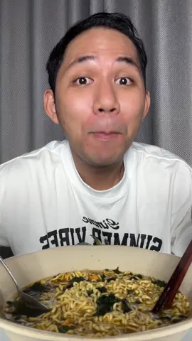 Ăn mì gói