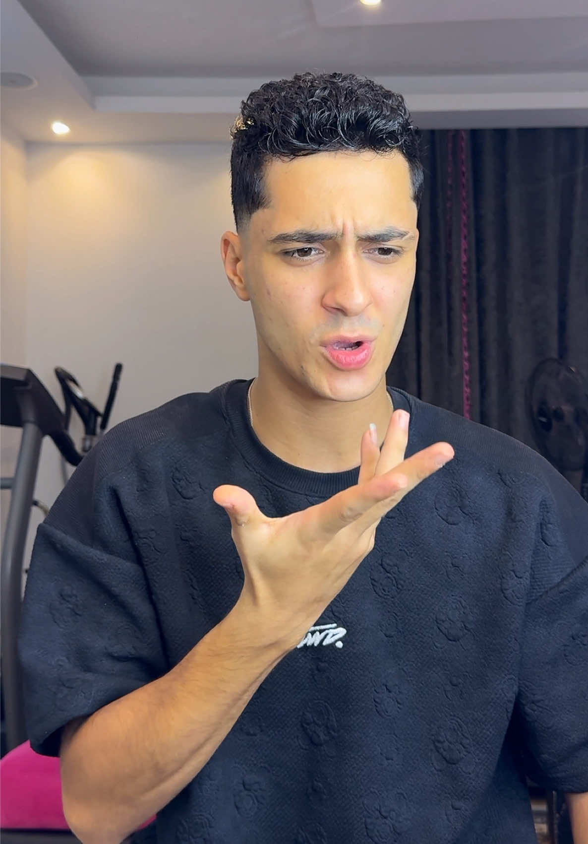 ازااااي !!؟ 🥲😂😂😂😂.. #ابودم_خفيف🌹 .