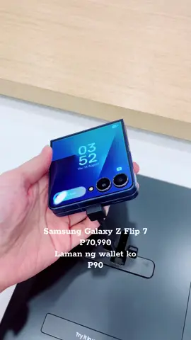 Dream phone spotted ✨ Sooo pretty!! 😍😍😍  Samsung Z Flip 7 🥹  My wallet said: not today 💸🤣  @Samsung @Samsung Philippines beke nemen! 🥹 #samsung #galaxyzflip7 #flip #dreamphone #fyp 