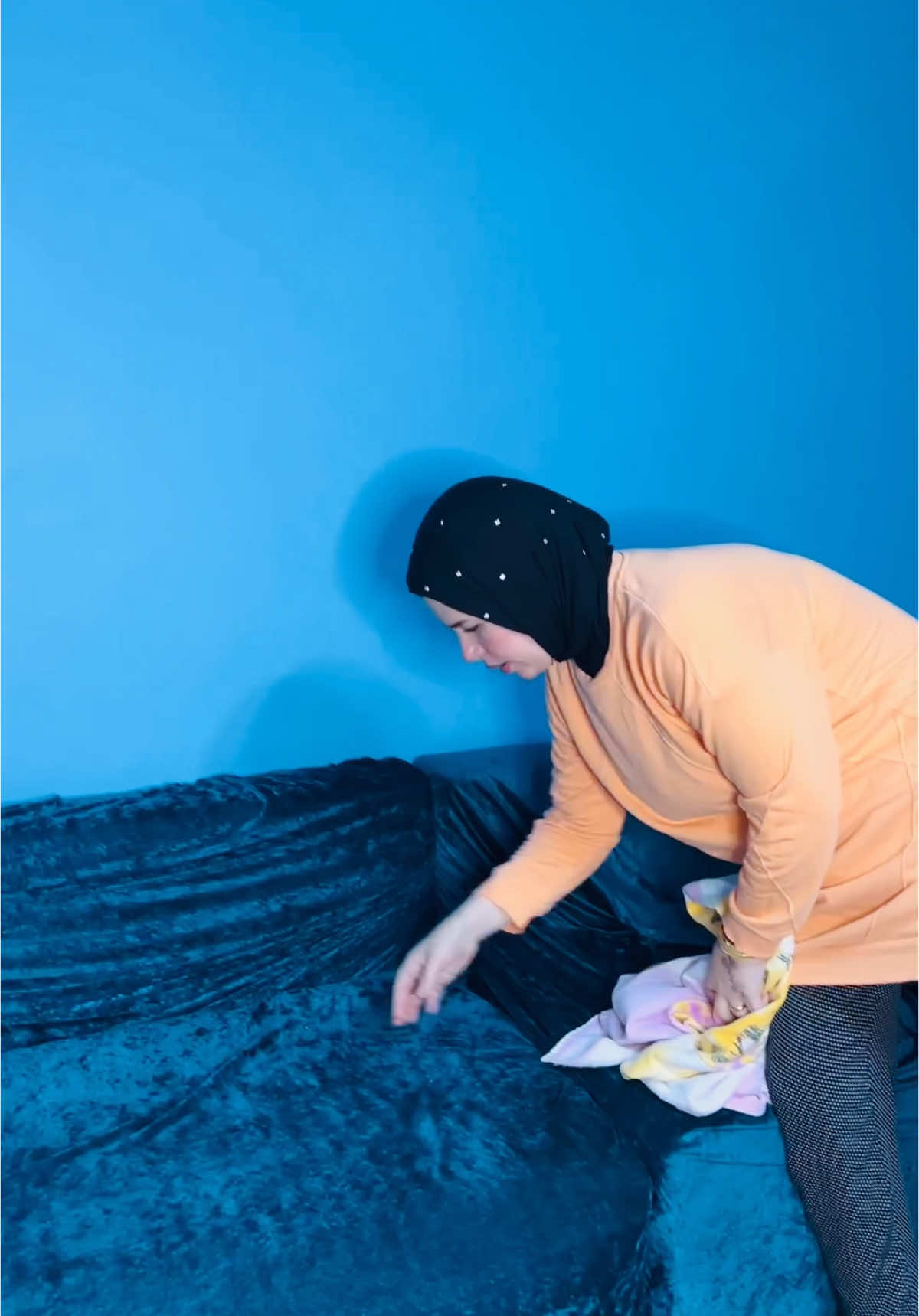 لما حماتك تبقى تحت البيت والشقه تضرب تقلب🤷🏻‍♀️ 