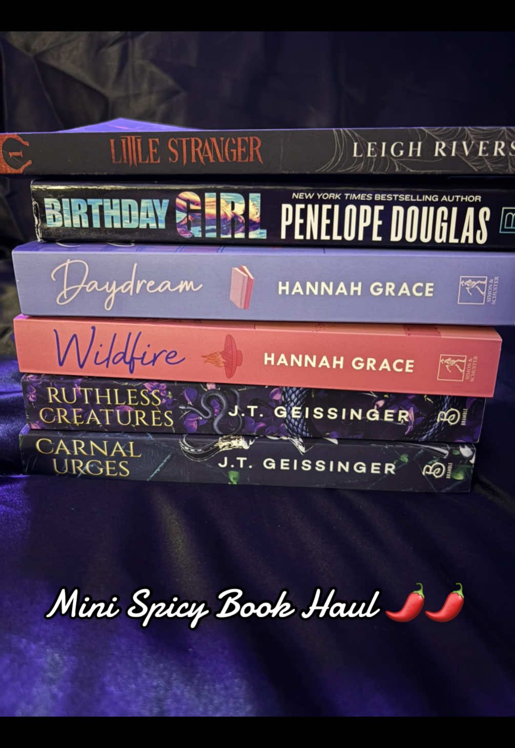 Mini spicy book haul 📚📚 #book #bookish #bookhaul #spicybook #darkromancebooktok