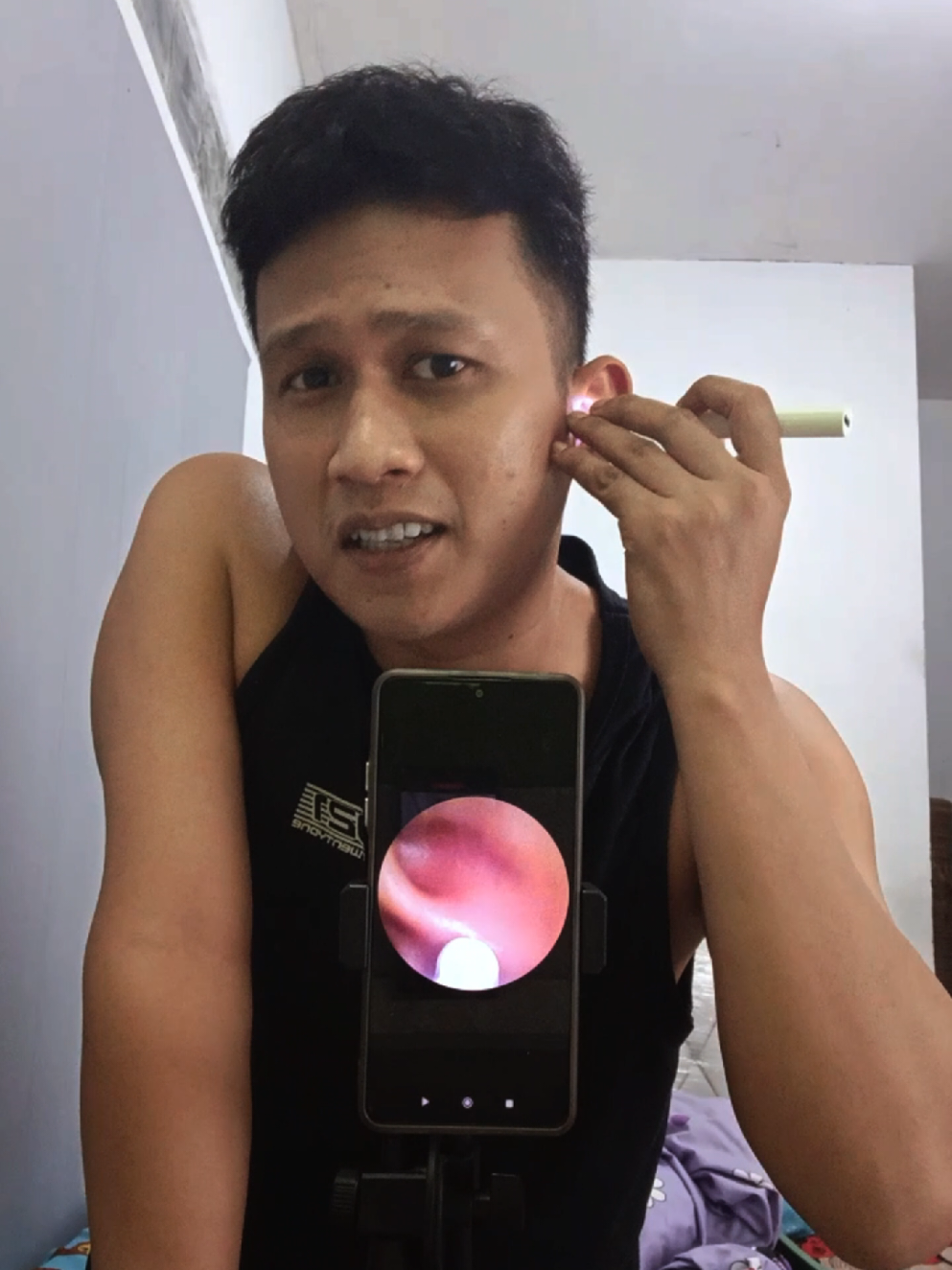 Membalas @reflinafebriani12 Terjawab ya kak, kameranya HD banget lagi, buat bersihin bagian dalam telinga jadi keliatan semua.  #pembersihtelinga #earpick #modalkontendoang 