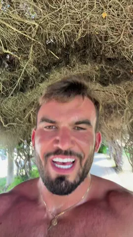 Alwyas help out if you can people , treat people how you want to be treated ❤️📈 @Charlie Boy🇪🇸 🧑🏼‍🦰 #motivation#ibiza#fyp#MentalHealth#Lifestyle