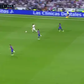 só um não pipoca em el-classico🤣 #messi #penaldo #fouryourpage #skillsfootball #skills 