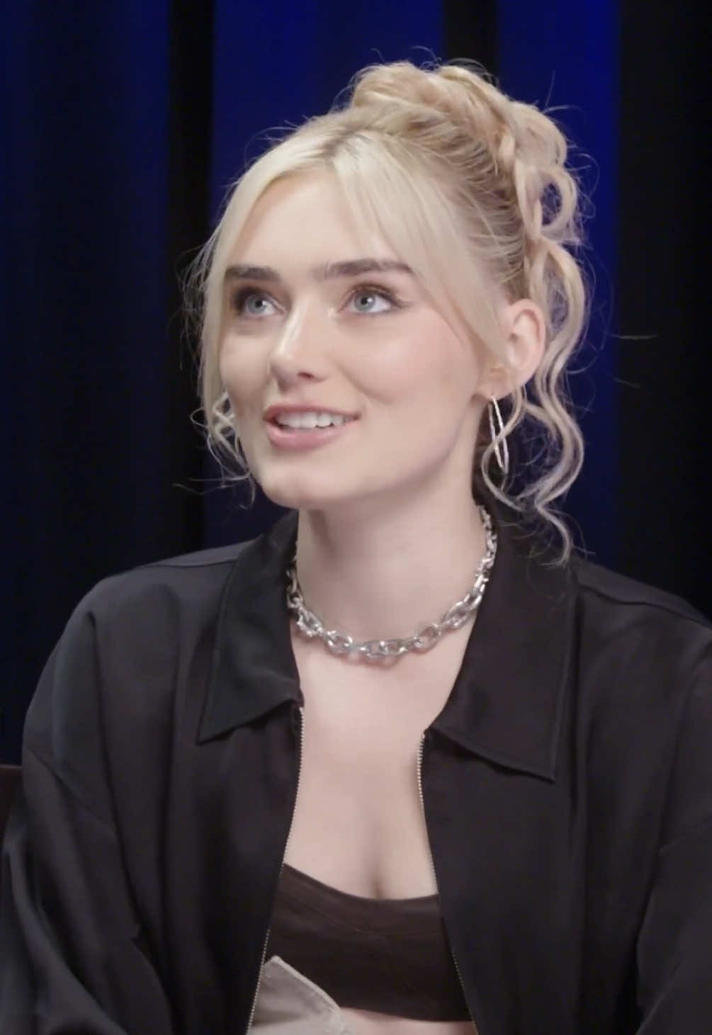 @meg stopped by iHeartRadio HQ to chat #ZOMBIES4, #dyingart and more 🩷 @Emily Curl 