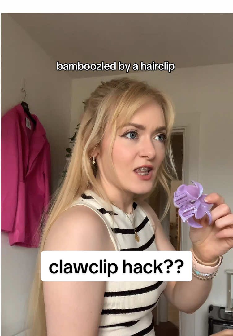 any other hair hacks I haven’t been told?? #hair #clawclip #beauty #hairstyle #blonde 