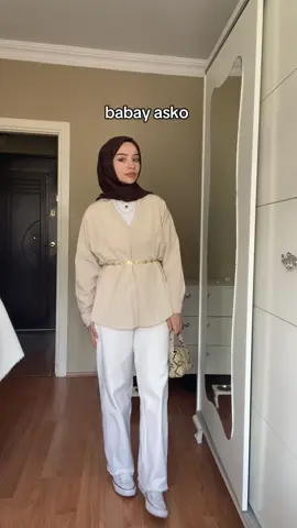 Bugünün outfiti geç geldi ama tüyolu geldi 🤪  #tesettür #kombin #outfit 